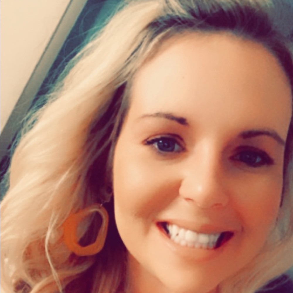 Meet your Posher, Amanda